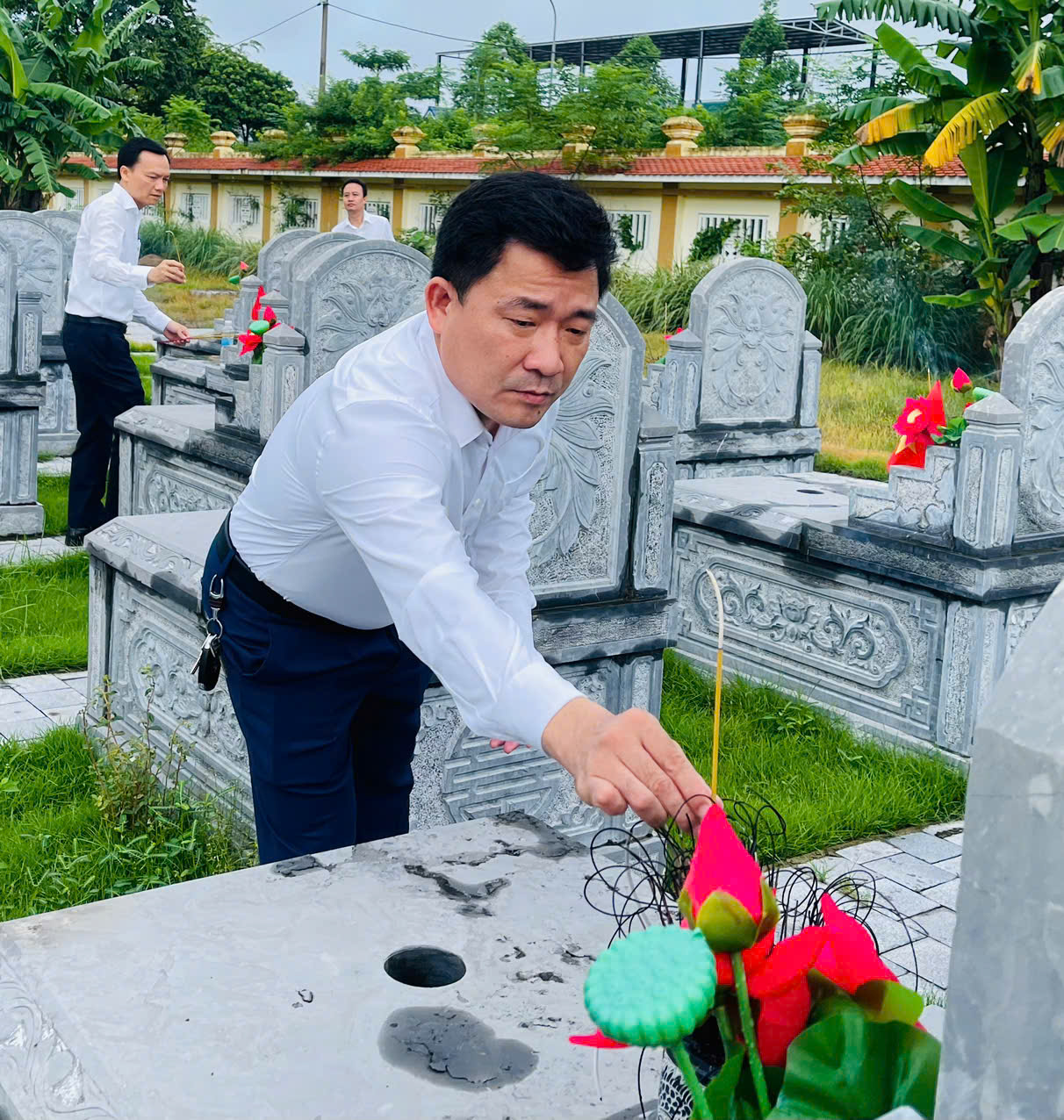 Anh-tin-bai
